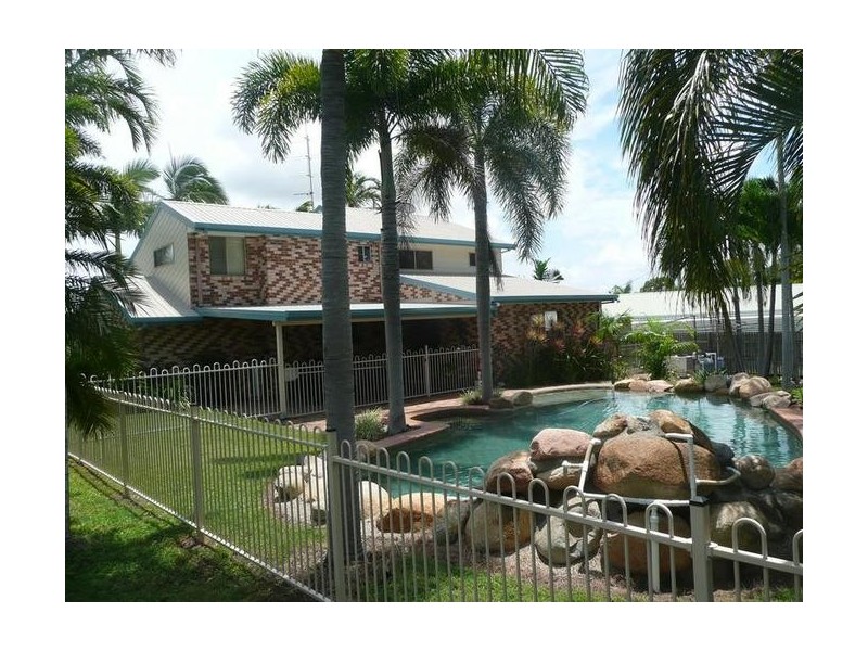 15 Eglinton Street, Bowen QLD 4805