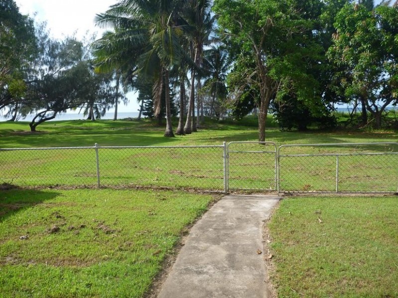 30 Horseshoe Bay Road, Bowen QLD 4805