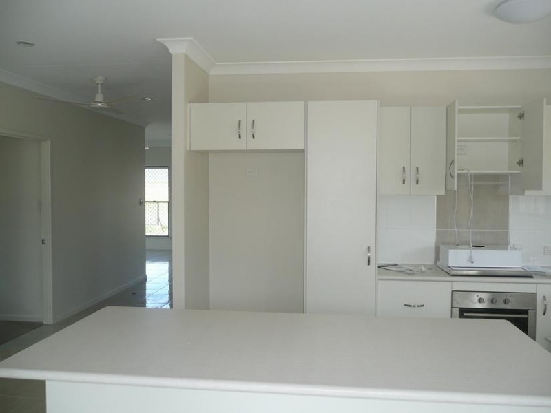 37 Seabreeze Close, Bowen QLD 4805