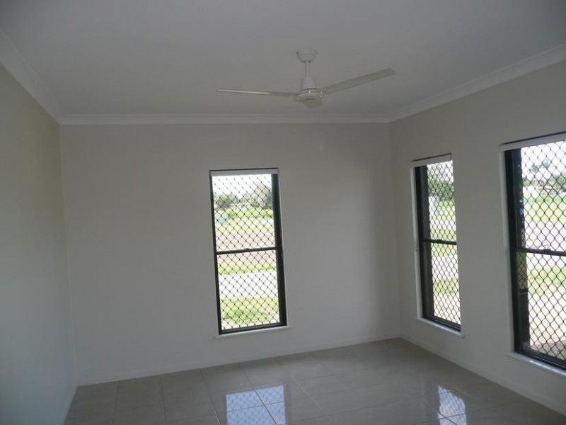 37 Seabreeze Close, Bowen QLD 4805