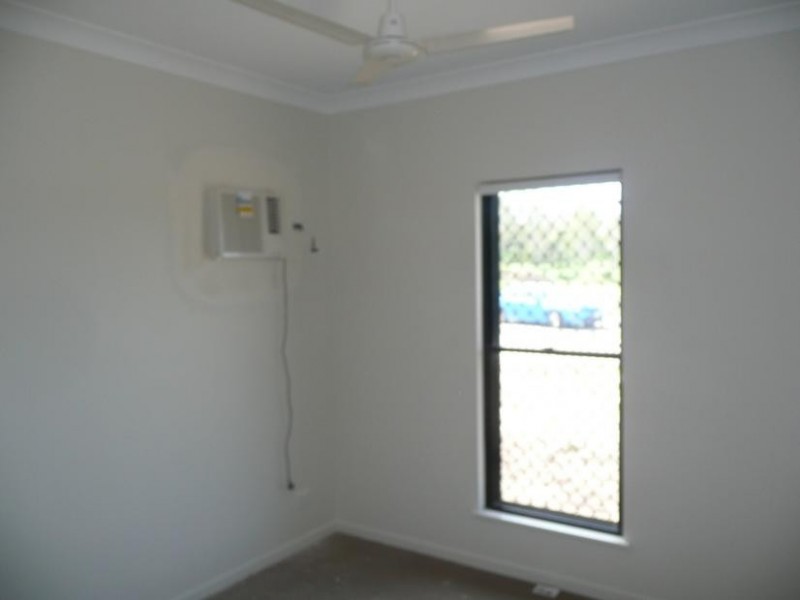 37 Seabreeze Close, Bowen QLD 4805