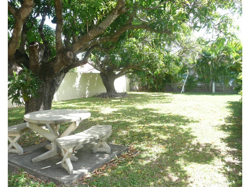 1/4 Dalrymple Street, Bowen QLD 4805