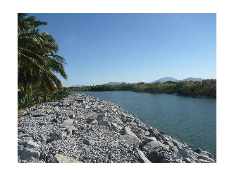 90 Whitsunday Street, Bowen QLD 4805