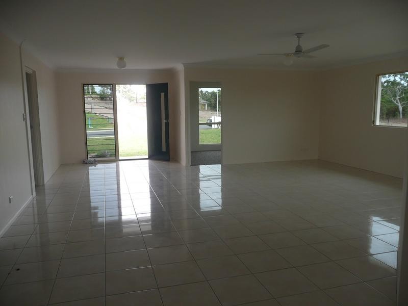 14 Silk Road, Bowen QLD 4805