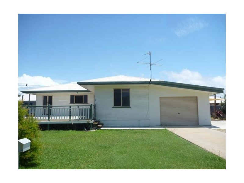 9 Murray Avenue, Bowen QLD 4805