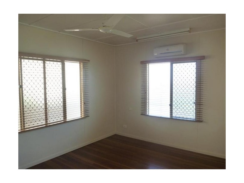 9 Murray Avenue, Bowen QLD 4805