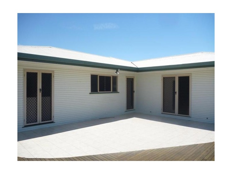 9 Murray Avenue, Bowen QLD 4805