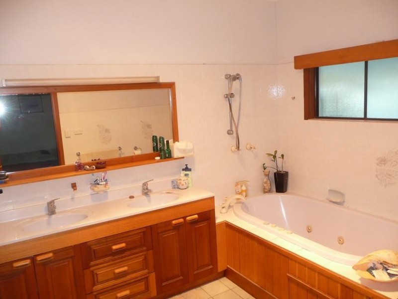 60 Betzels Lane, Bowen QLD 4805