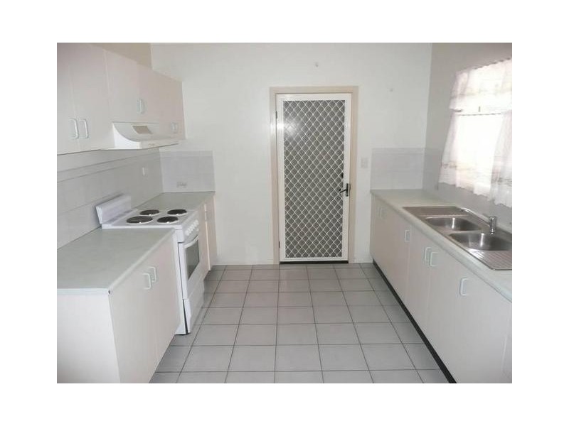 10 Oak Crescent, Bowen QLD 4805