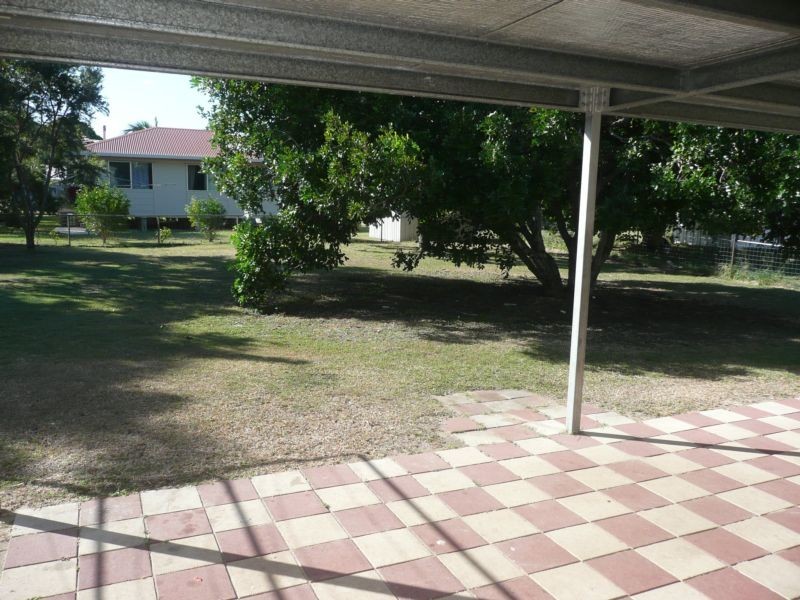 10 Oak Crescent, Bowen QLD 4805