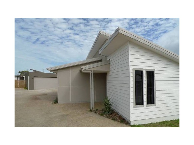 1/11 Field Street, Bowen QLD 4805