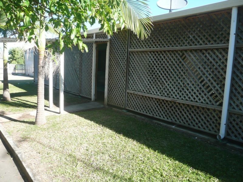 2/85 Powell Street, Bowen QLD 4805