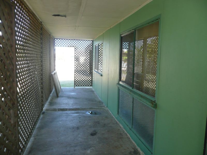 2/85 Powell Street, Bowen QLD 4805