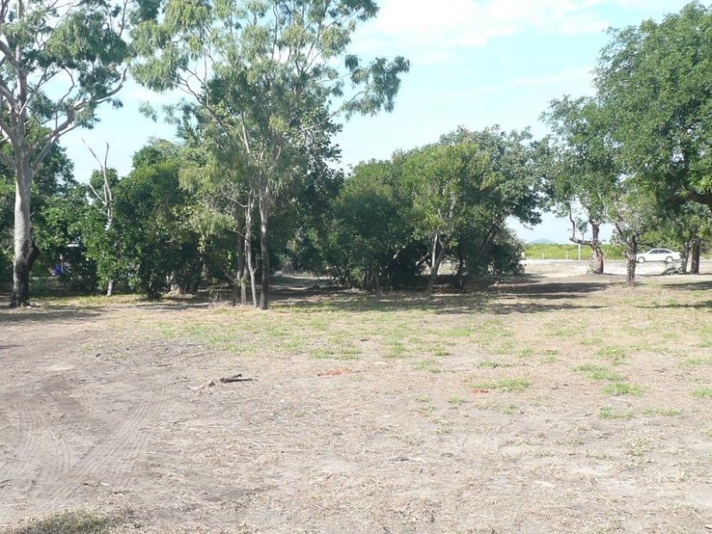 18 Horseshoe Bay Road, Bowen QLD 4805