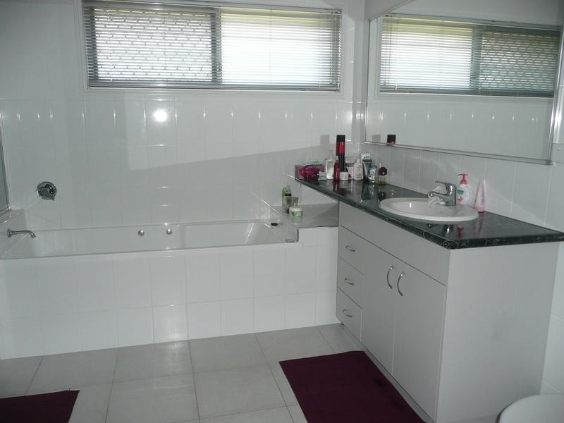 32 Emmerson Drive, Bowen QLD 4805