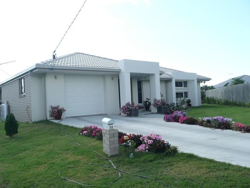32 Emmerson Drive, Bowen QLD 4805