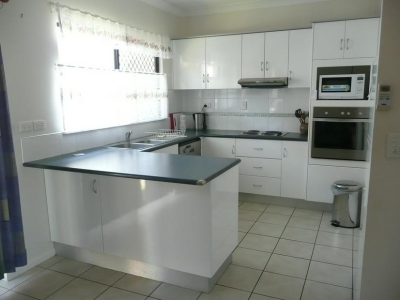 1/13 Queens Road, Bowen QLD 4805