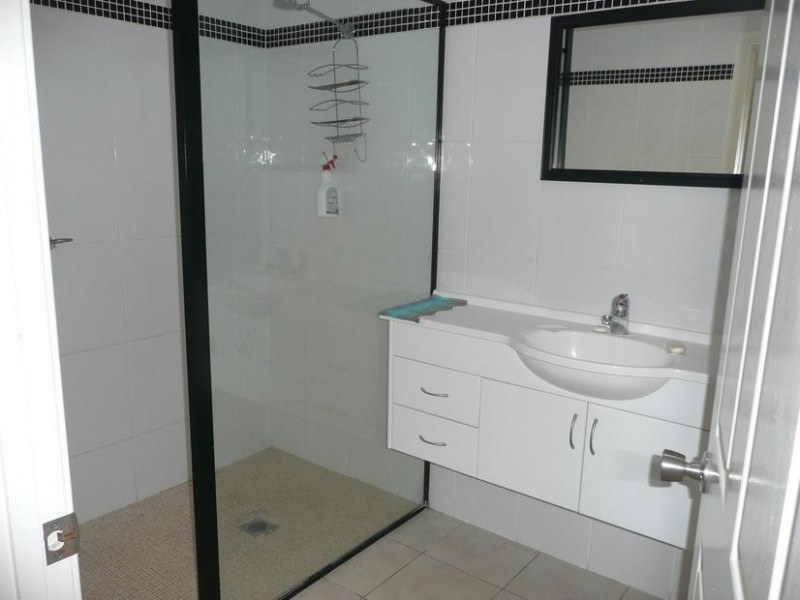 1/13 Queens Road, Bowen QLD 4805