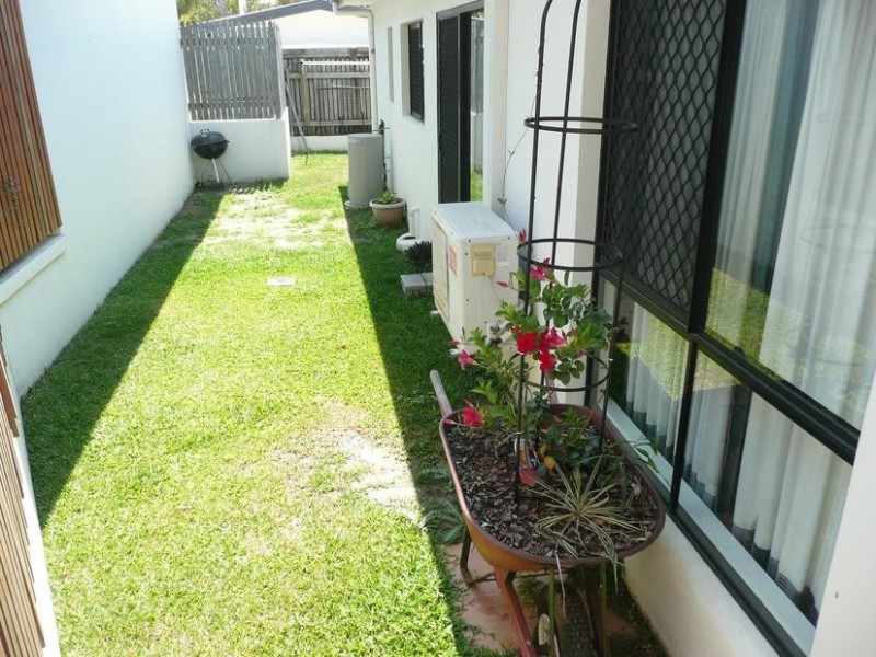 1/13 Queens Road, Bowen QLD 4805