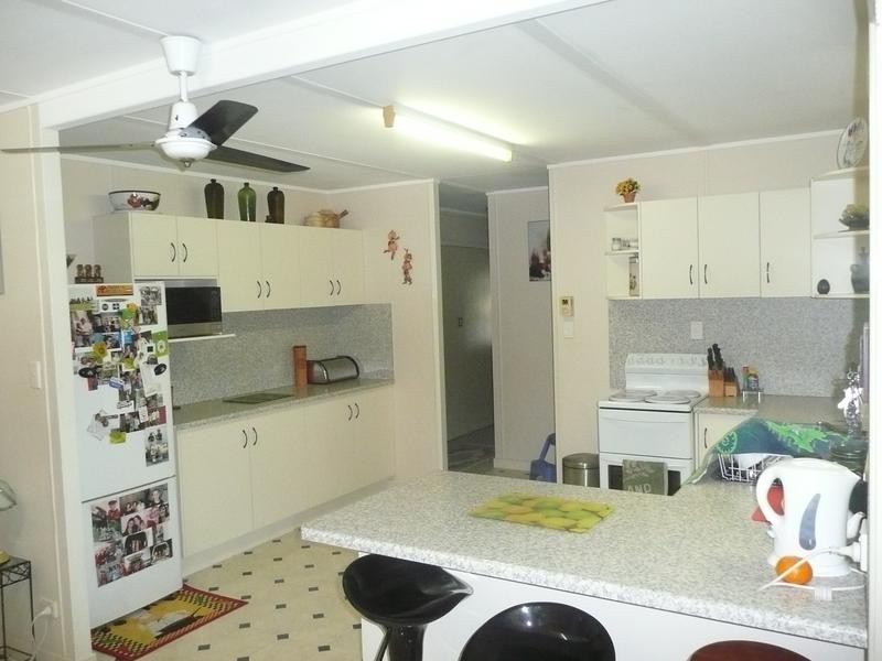 4 Jenkins Place, Collinsville QLD 4804