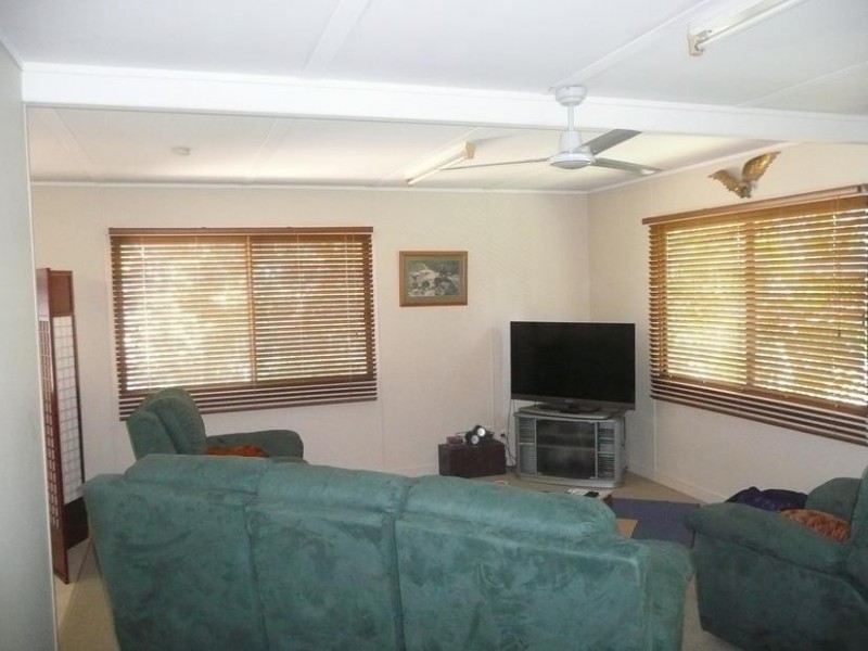 4 Jenkins Place, Collinsville QLD 4804