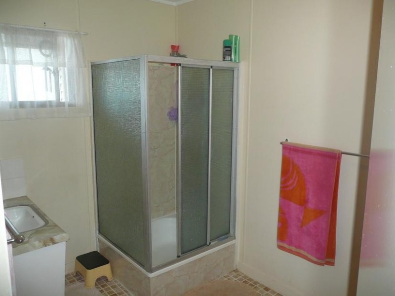 4 Jenkins Place, Collinsville QLD 4804