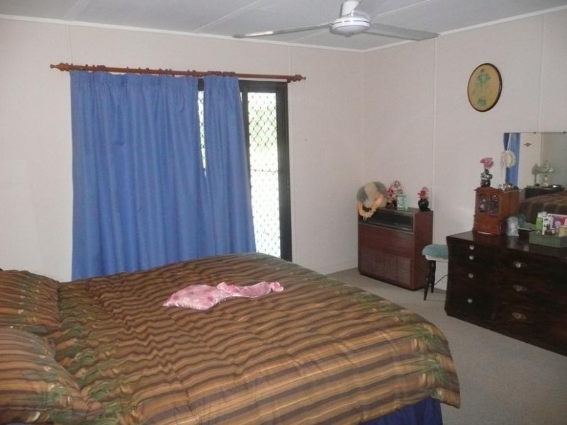 4 Jenkins Place, Collinsville QLD 4804