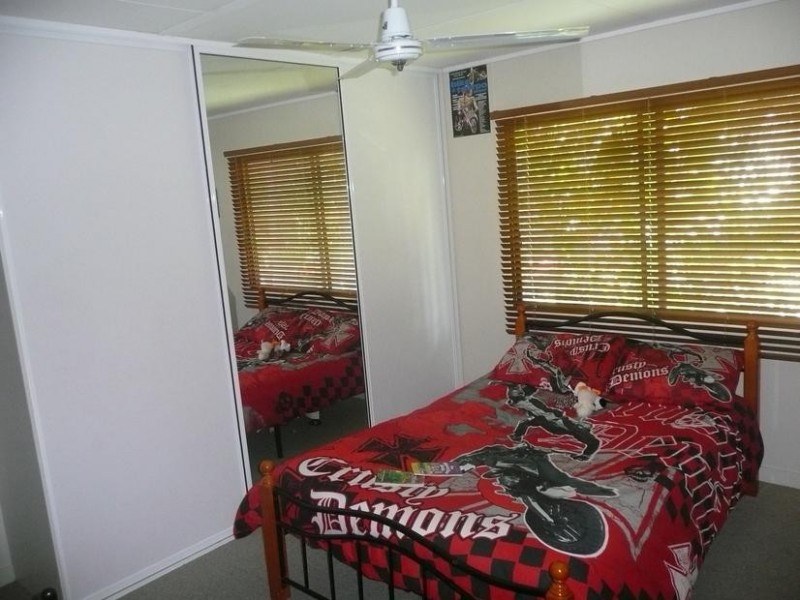 4 Jenkins Place, Collinsville QLD 4804