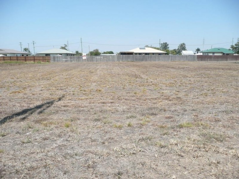 39 Myles Street, Bowen QLD 4805