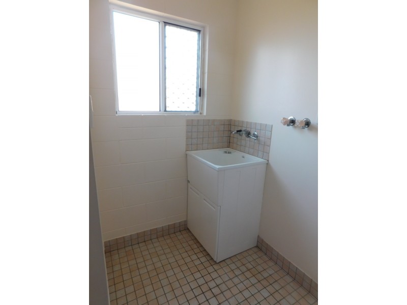 4/108 Herbert Street, Bowen QLD 4805