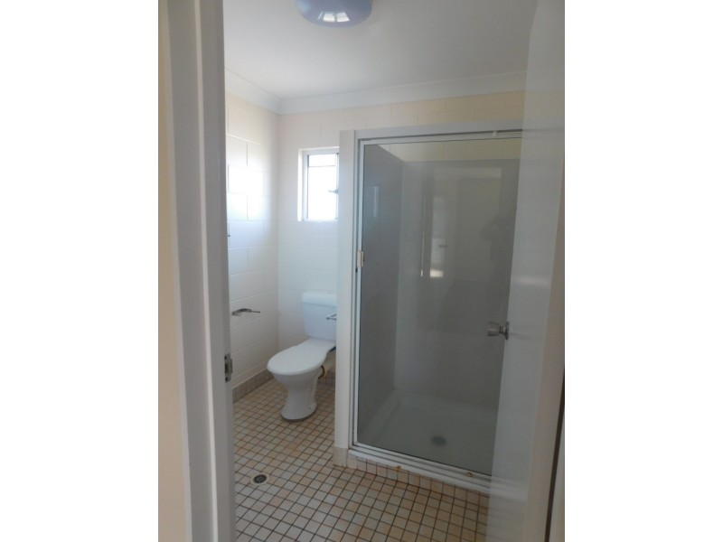 4/108 Herbert Street, Bowen QLD 4805