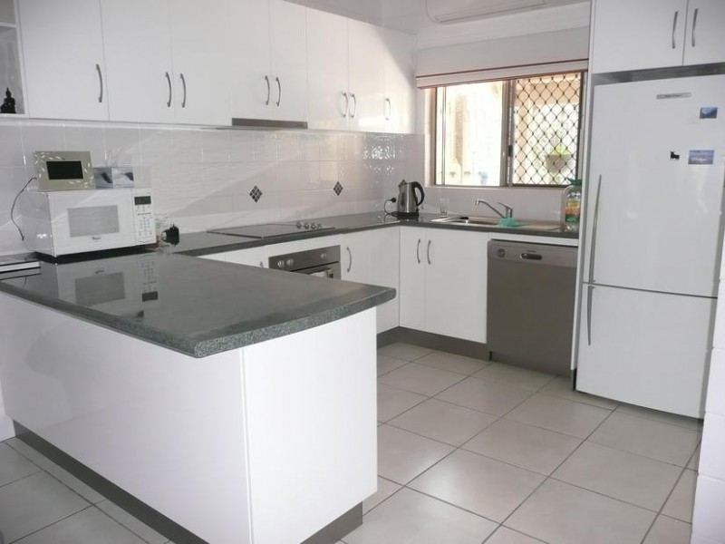 2/5 Lotus Lane, Bowen QLD 4805