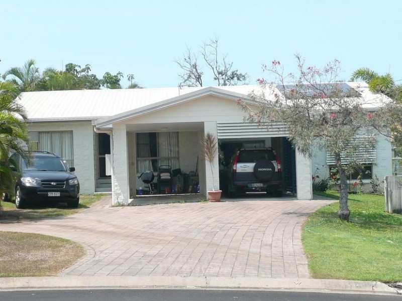 2/5 Lotus Lane, Bowen QLD 4805