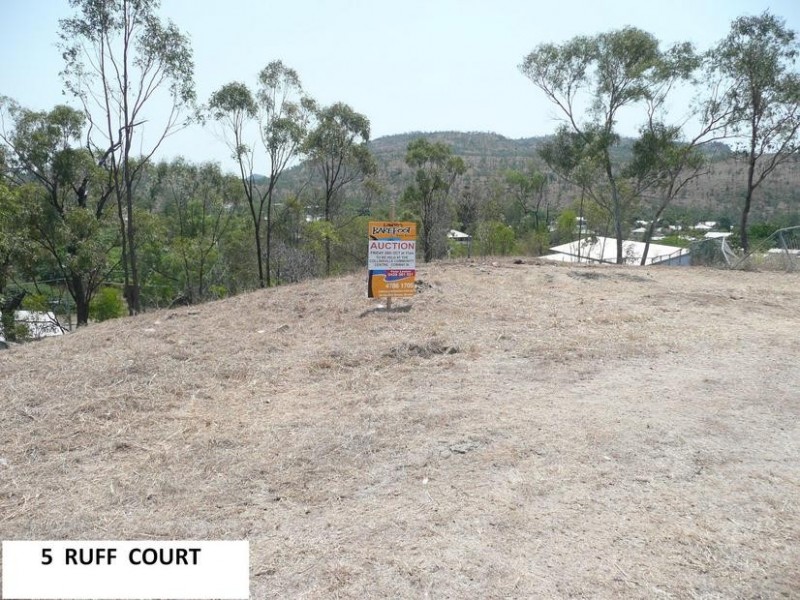 11 Shrubsole Street, Collinsville QLD 4804