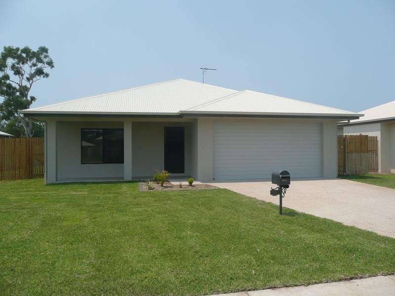 10 COWRIE STREET, Bowen QLD 4805