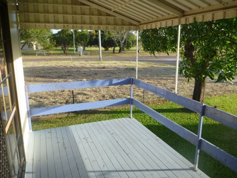 18 Argyle Street, Bowen QLD 4805