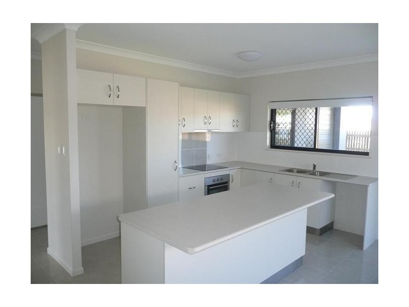 37 Seabreeze Close, Bowen QLD 4805