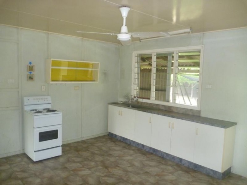 6 Field Street, Bowen QLD 4805