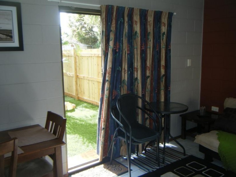 4/2A Powell, Bowen QLD 4805