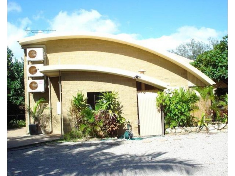 3/8 Pandanus Street, Bowen QLD 4805