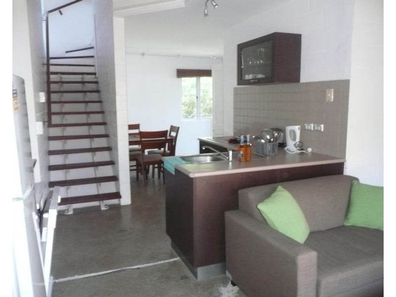 3/8 Pandanus Street, Bowen QLD 4805