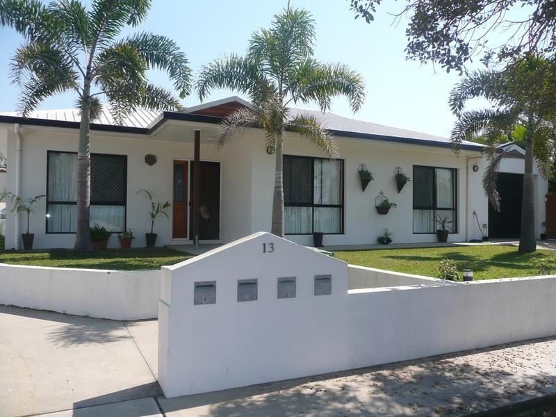 1/13 Queens Road, Bowen QLD 4805