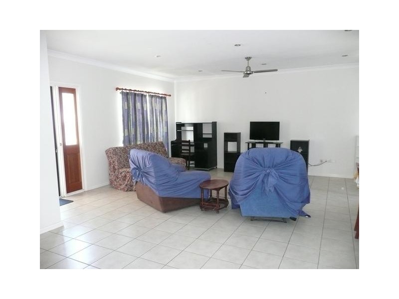 1/13 Queens Road, Bowen QLD 4805