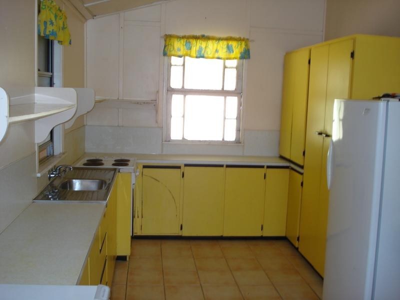 19 Tracey Street, Bowen QLD 4805