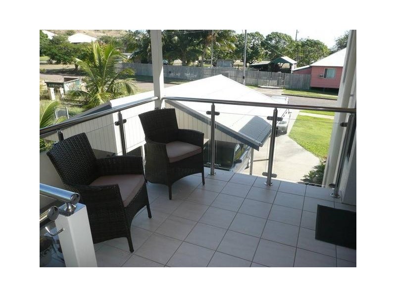 4/101 Herbert Street, Bowen QLD 4805