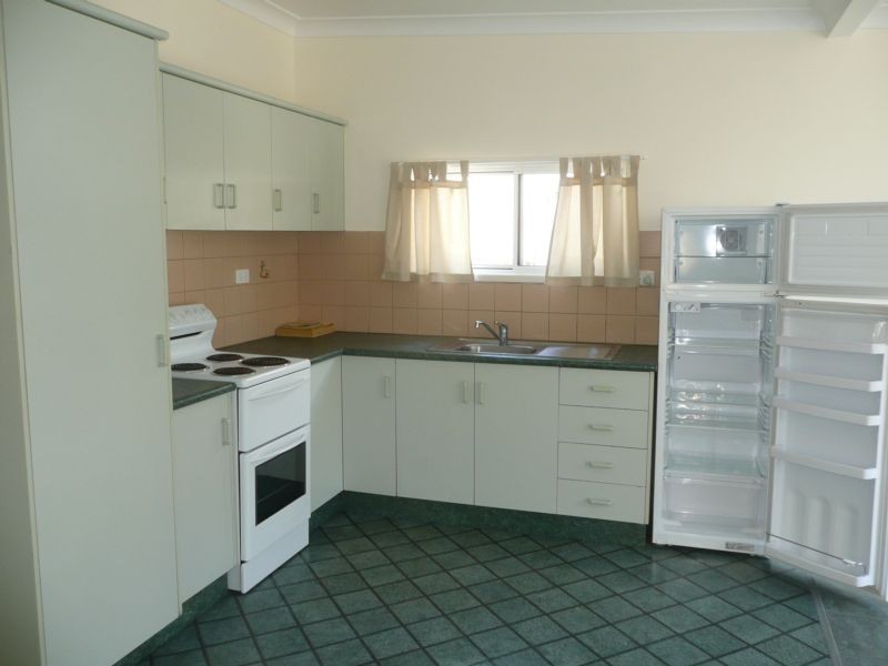 2/10 Mitchell Street, Bowen QLD 4805