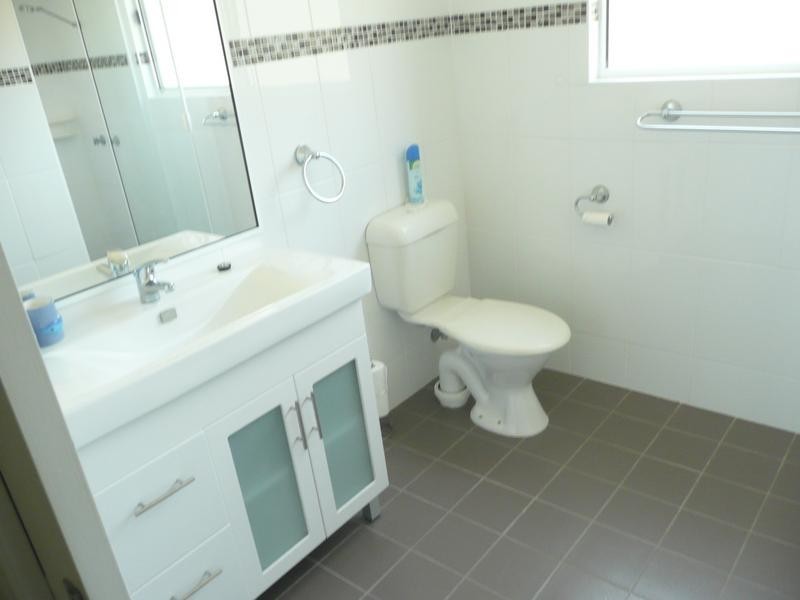 17 Pitcain Avenue, Bowen QLD 4805