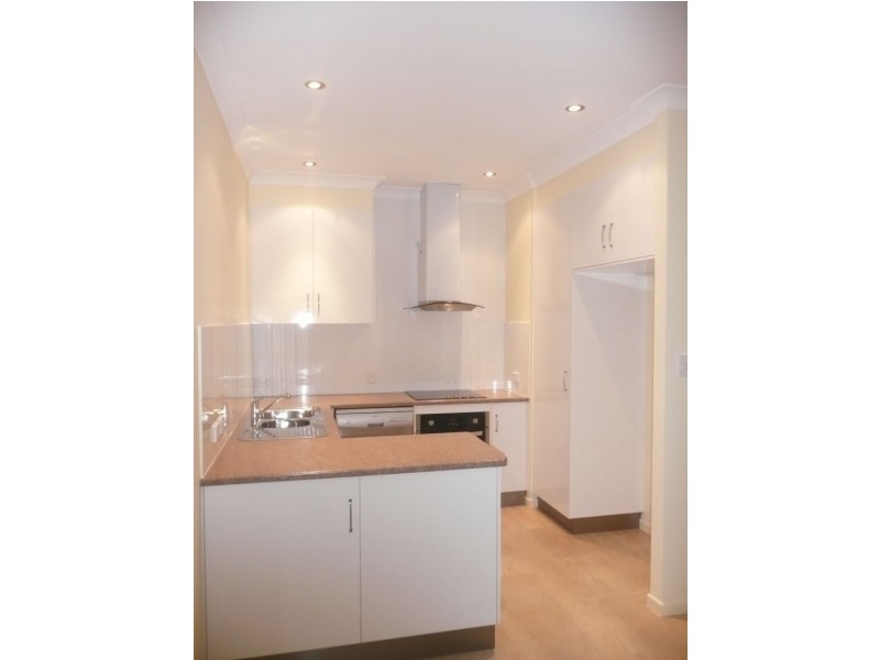 2/56 Murroona Road, Bowen QLD 4805