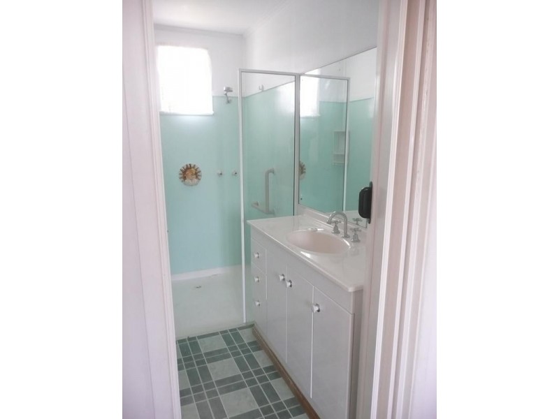 71 Whyte Avenue, Bowen QLD 4805