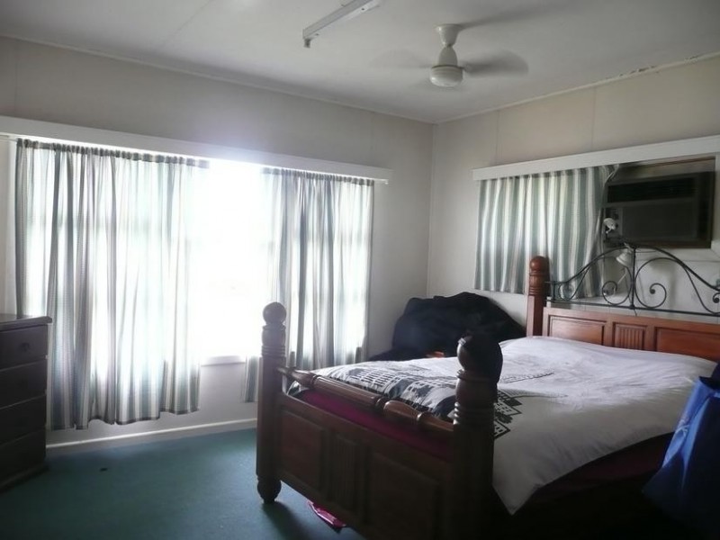 34 Sinclair Street, Bowen QLD 4805